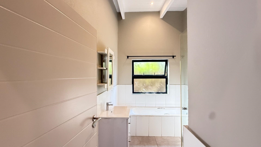 To Let 3 Bedroom Property for Rent in Palm Lakes Estate KwaZulu-Natal