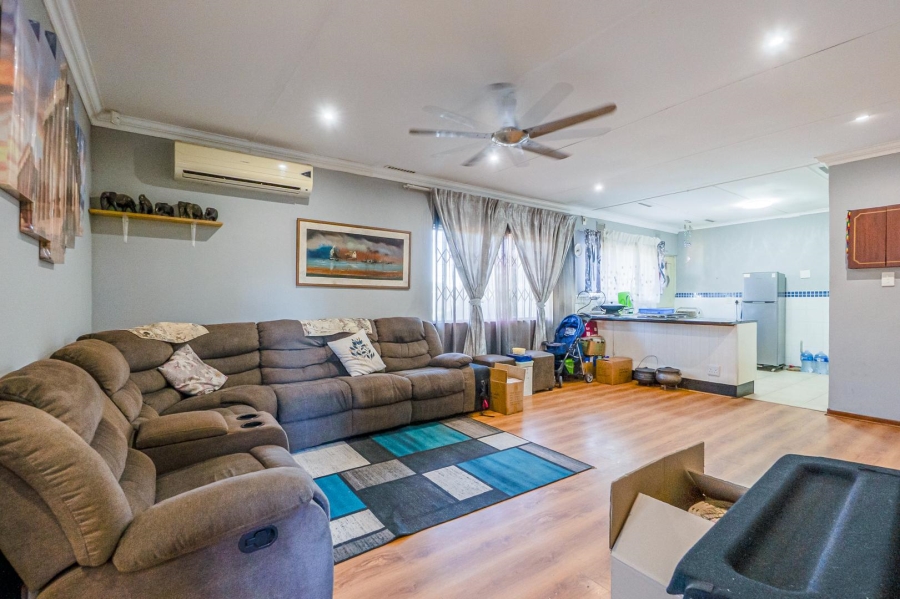 4 Bedroom Property for Sale in Amanzimtoti KwaZulu-Natal