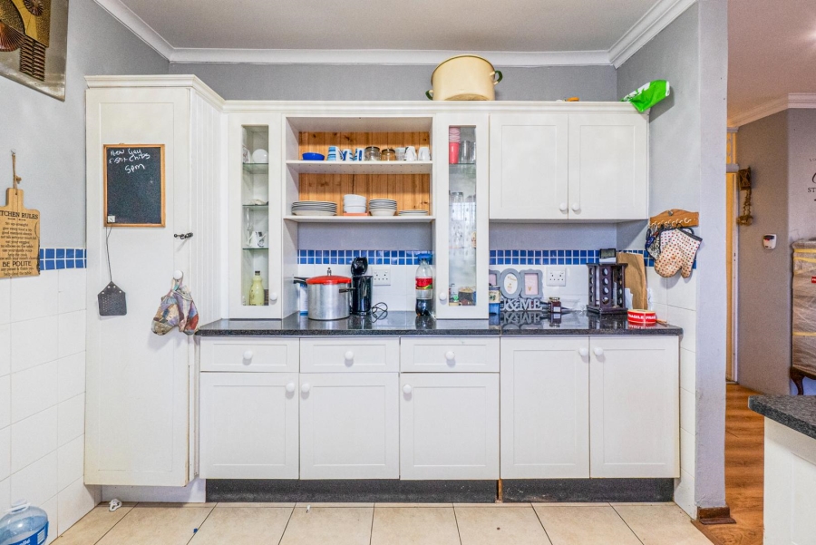 4 Bedroom Property for Sale in Amanzimtoti KwaZulu-Natal