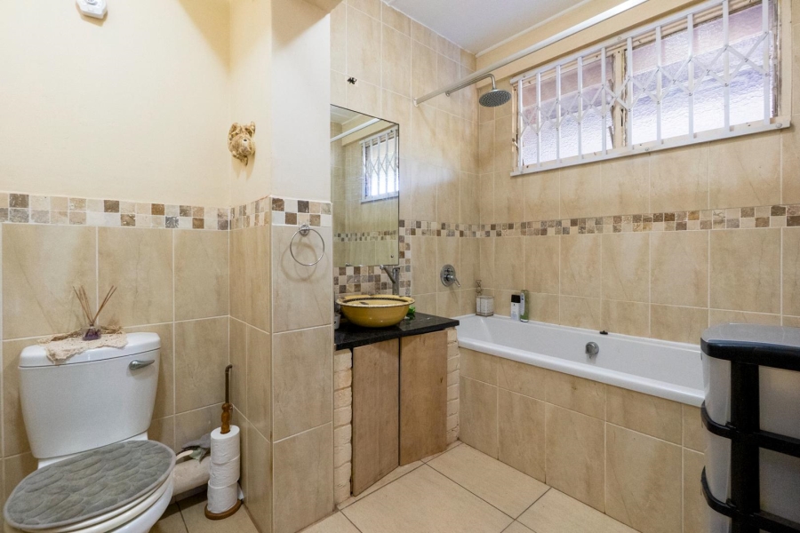 4 Bedroom Property for Sale in Amanzimtoti KwaZulu-Natal