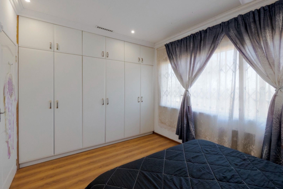 4 Bedroom Property for Sale in Amanzimtoti KwaZulu-Natal