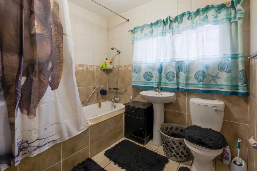 4 Bedroom Property for Sale in Amanzimtoti KwaZulu-Natal