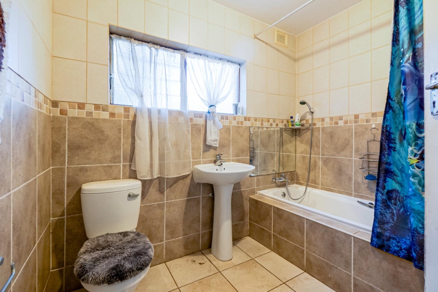 4 Bedroom Property for Sale in Amanzimtoti KwaZulu-Natal