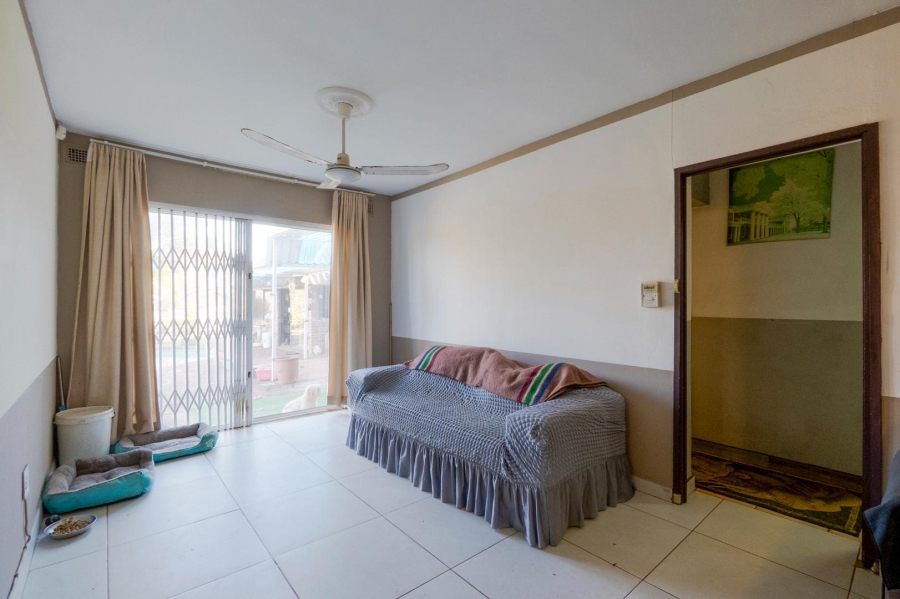 4 Bedroom Property for Sale in Amanzimtoti KwaZulu-Natal