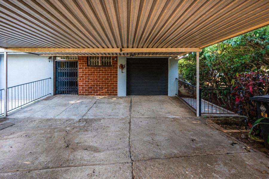 4 Bedroom Property for Sale in Amanzimtoti KwaZulu-Natal