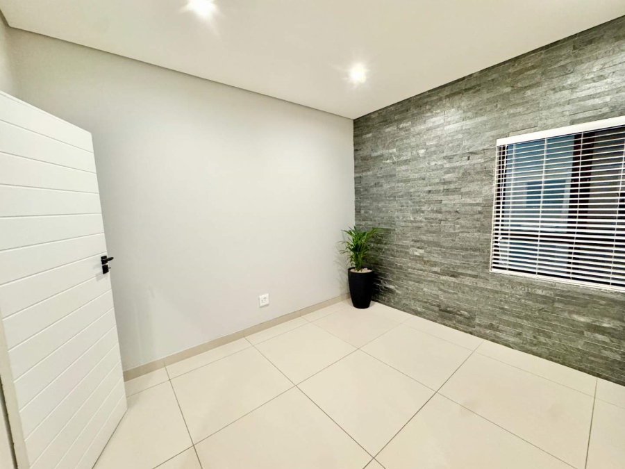To Let 4 Bedroom Property for Rent in Izinga KwaZulu-Natal