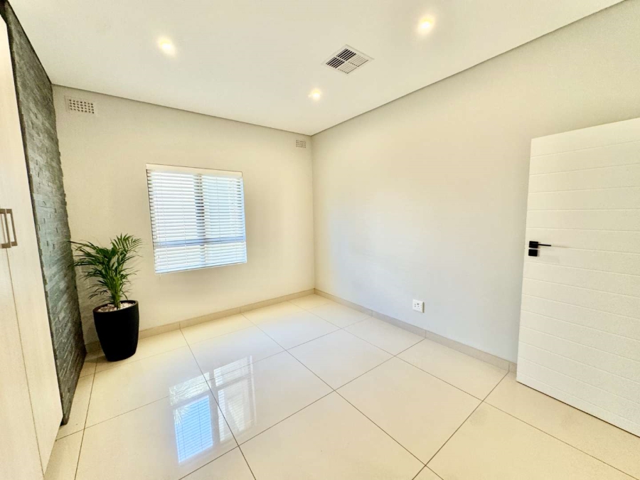 To Let 4 Bedroom Property for Rent in Izinga KwaZulu-Natal