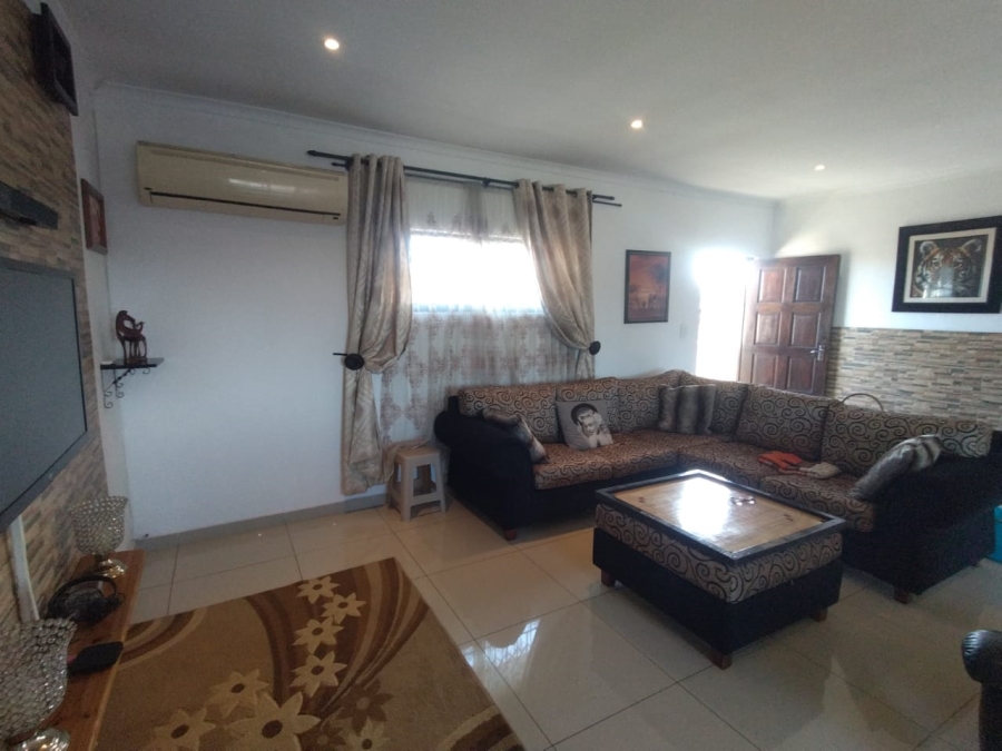 2 Bedroom Property for Sale in Trenance Manor KwaZulu-Natal