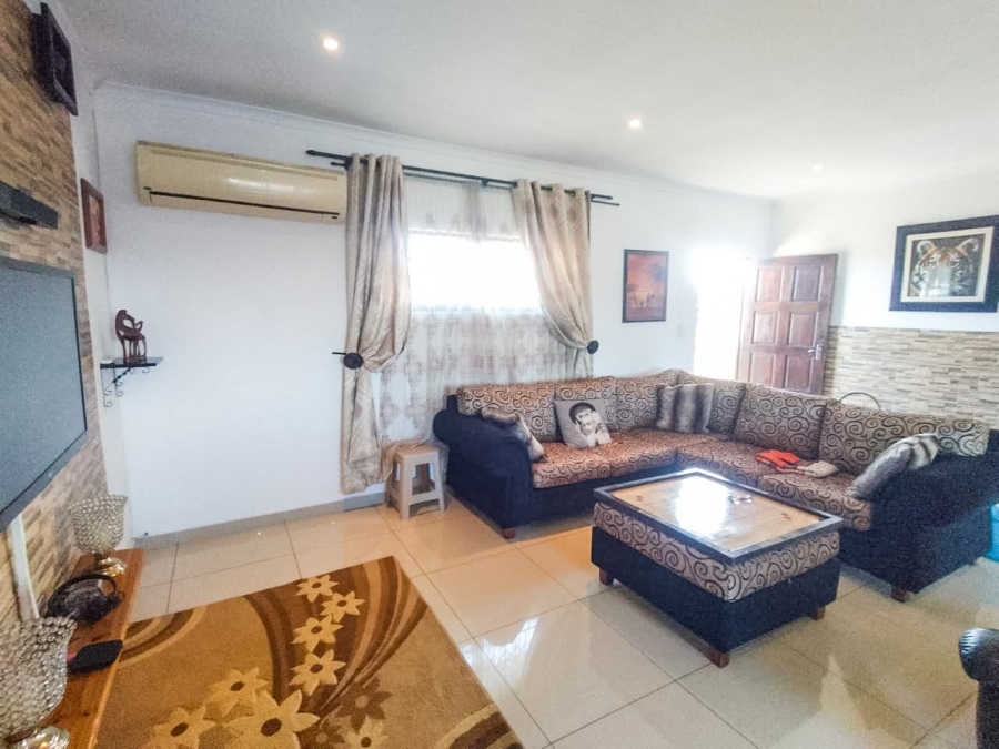 2 Bedroom Property for Sale in Trenance Manor KwaZulu-Natal