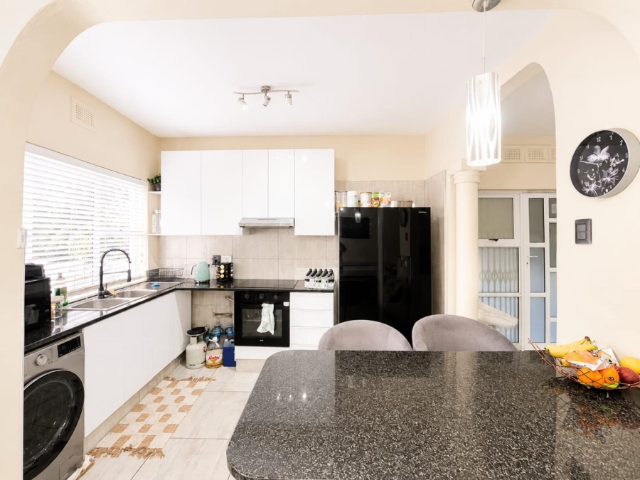 2 Bedroom Property for Sale in Essenwood KwaZulu-Natal