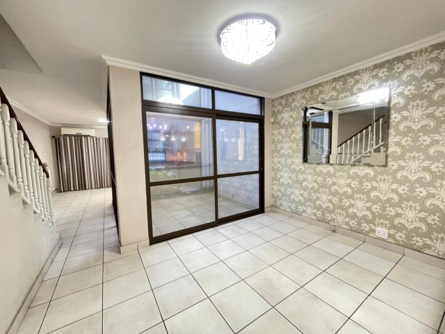3 Bedroom Property for Sale in Glenwood KwaZulu-Natal