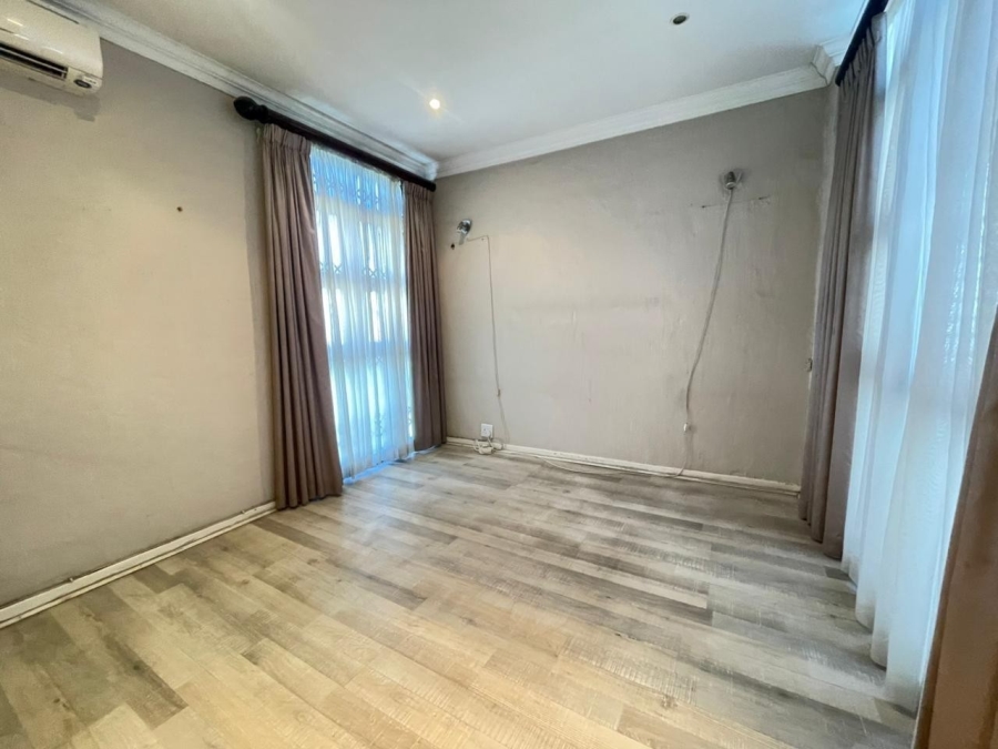 3 Bedroom Property for Sale in Glenwood KwaZulu-Natal