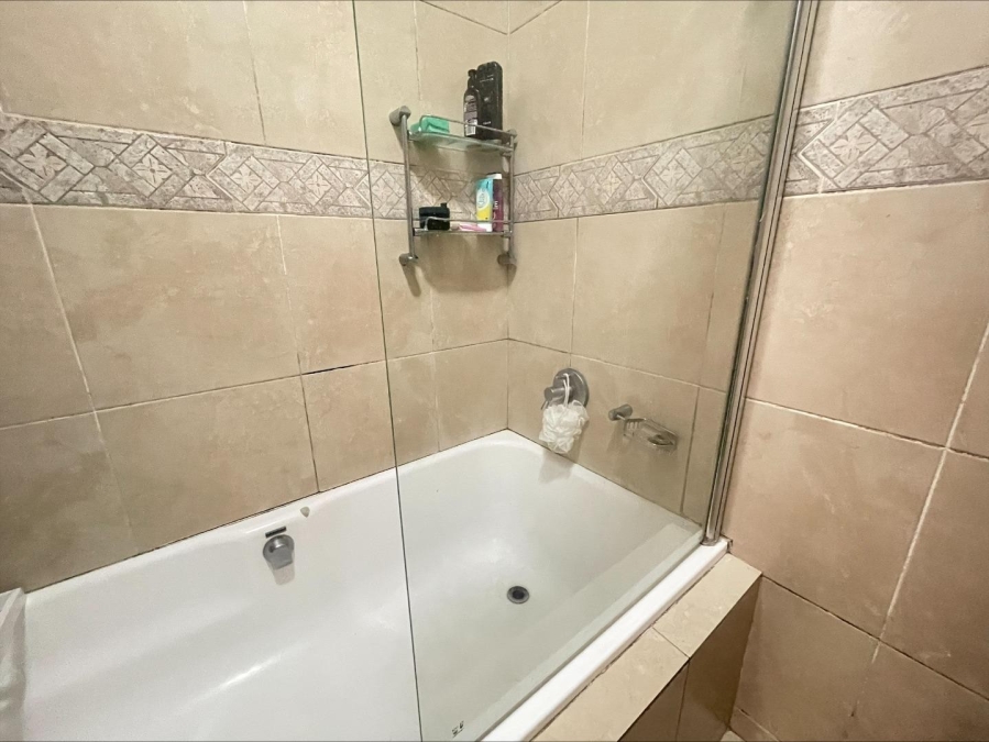 1 Bedroom Property for Sale in Glenwood KwaZulu-Natal