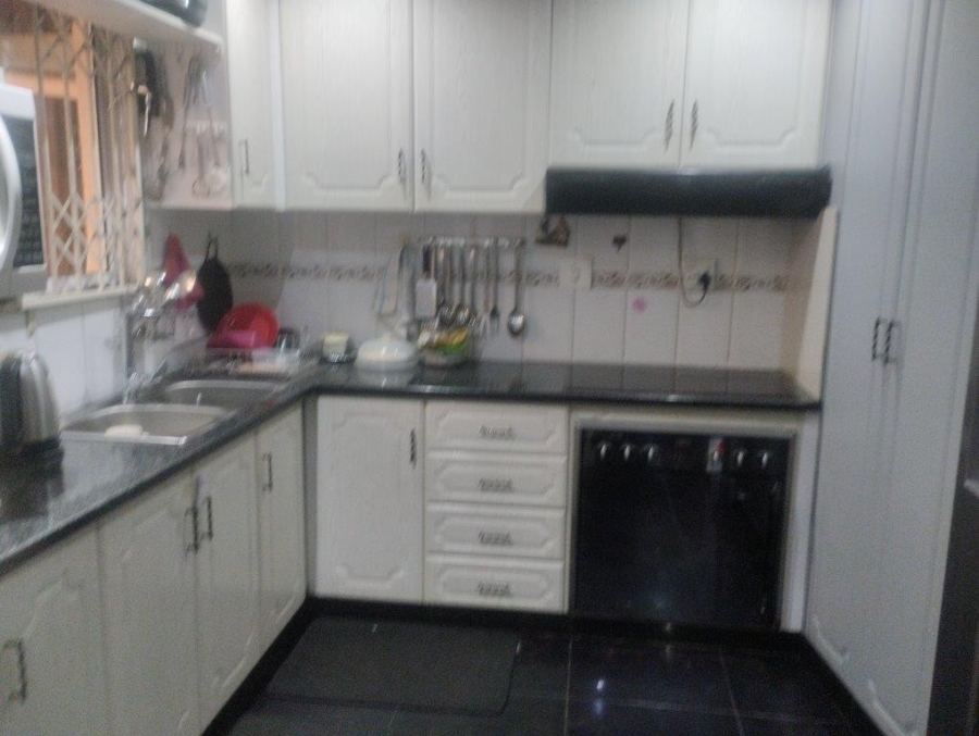 3 Bedroom Property for Sale in Sherwood KwaZulu-Natal