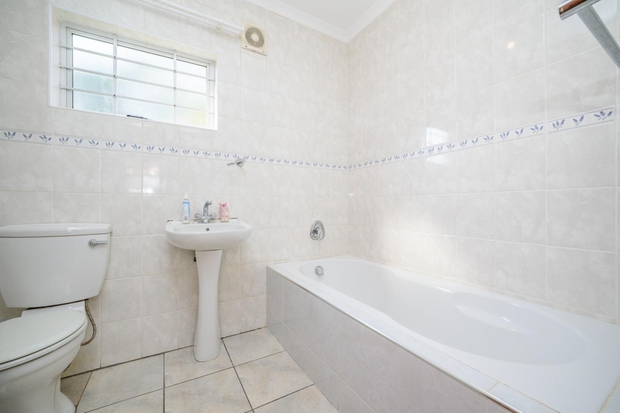 4 Bedroom Property for Sale in Sherwood KwaZulu-Natal