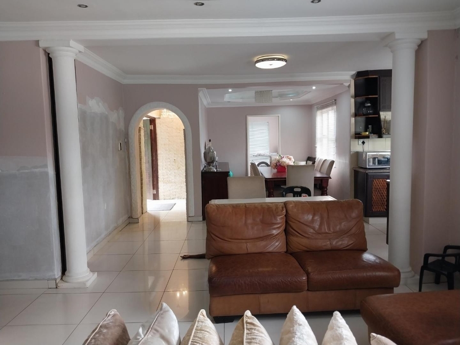 To Let 4 Bedroom Property for Rent in Malvern KwaZulu-Natal