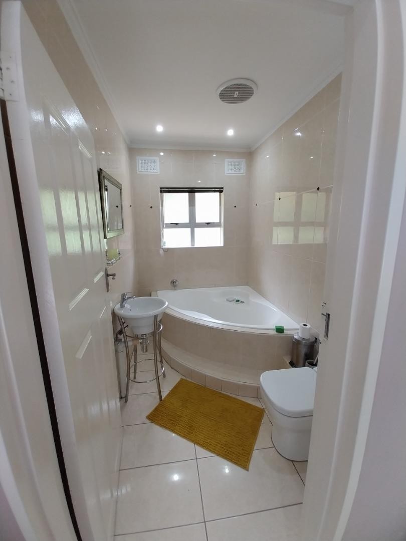 To Let 4 Bedroom Property for Rent in Malvern KwaZulu-Natal