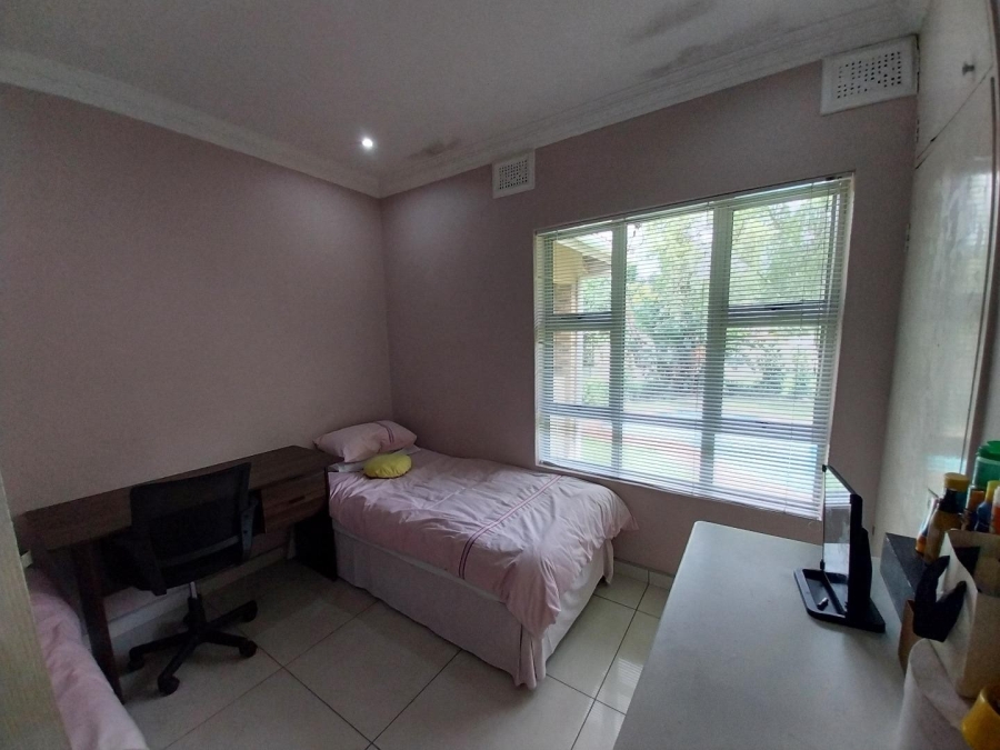 To Let 4 Bedroom Property for Rent in Malvern KwaZulu-Natal