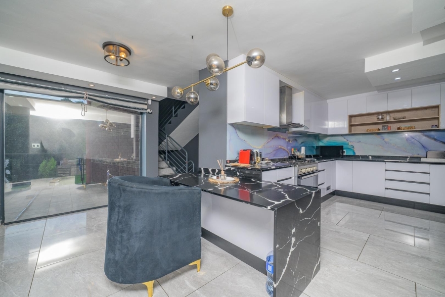 5 Bedroom Property for Sale in Reservoir Hills KwaZulu-Natal