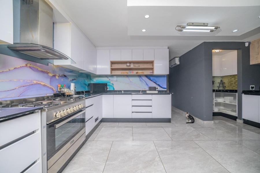 5 Bedroom Property for Sale in Reservoir Hills KwaZulu-Natal