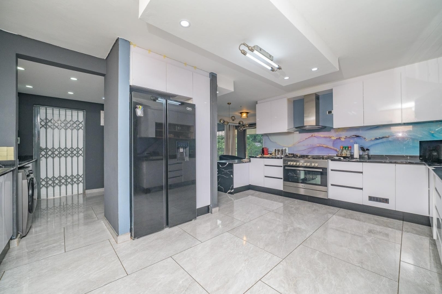 5 Bedroom Property for Sale in Reservoir Hills KwaZulu-Natal