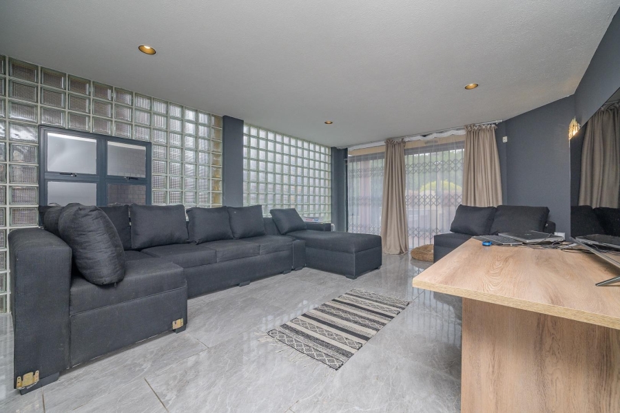 5 Bedroom Property for Sale in Reservoir Hills KwaZulu-Natal