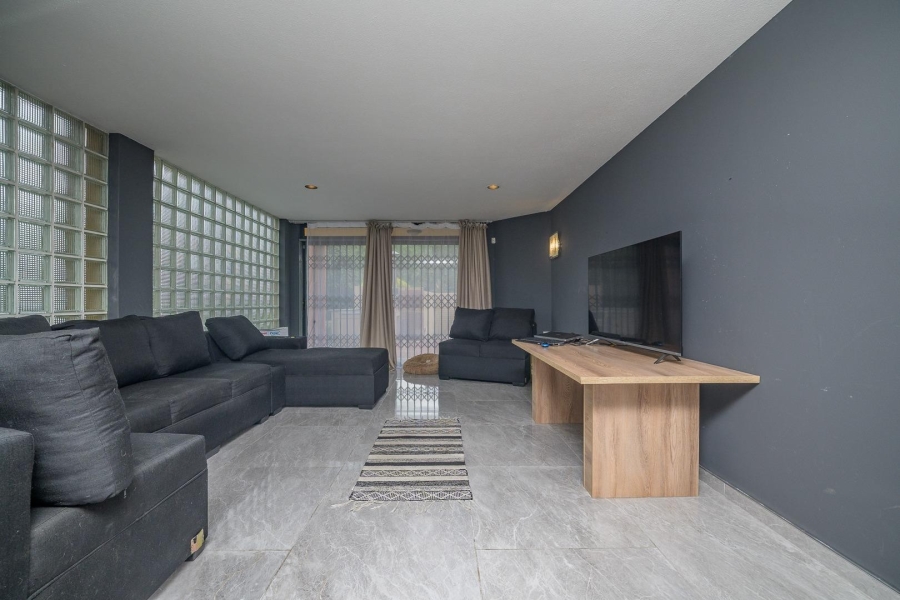 5 Bedroom Property for Sale in Reservoir Hills KwaZulu-Natal