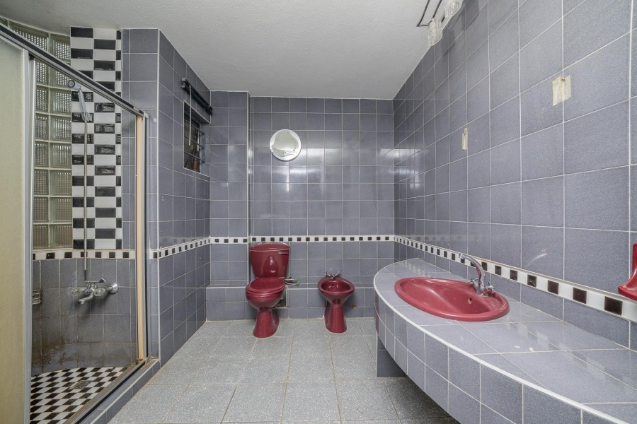 5 Bedroom Property for Sale in Reservoir Hills KwaZulu-Natal