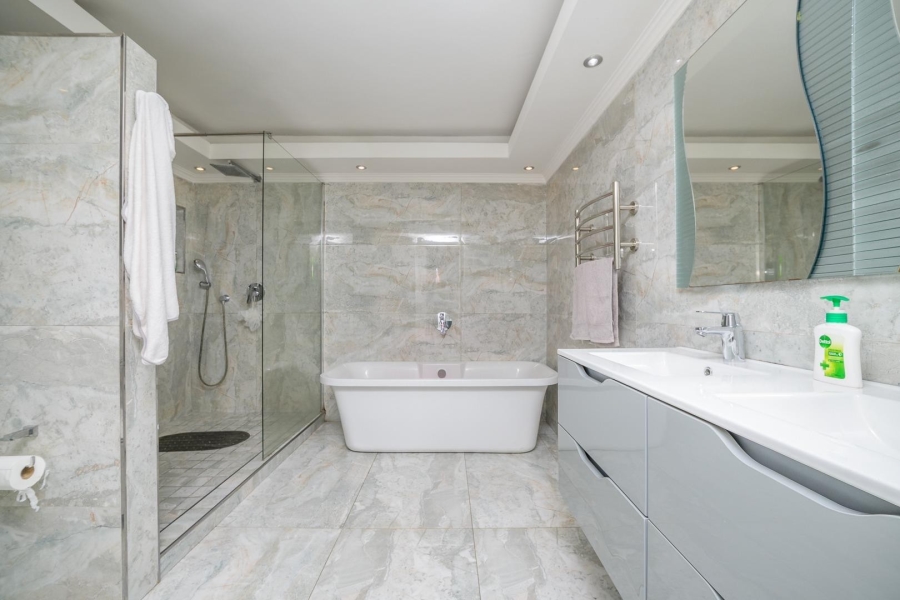 5 Bedroom Property for Sale in Reservoir Hills KwaZulu-Natal