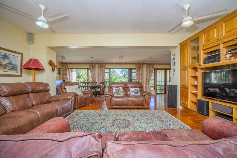 6 Bedroom Property for Sale in Cowies Hill KwaZulu-Natal