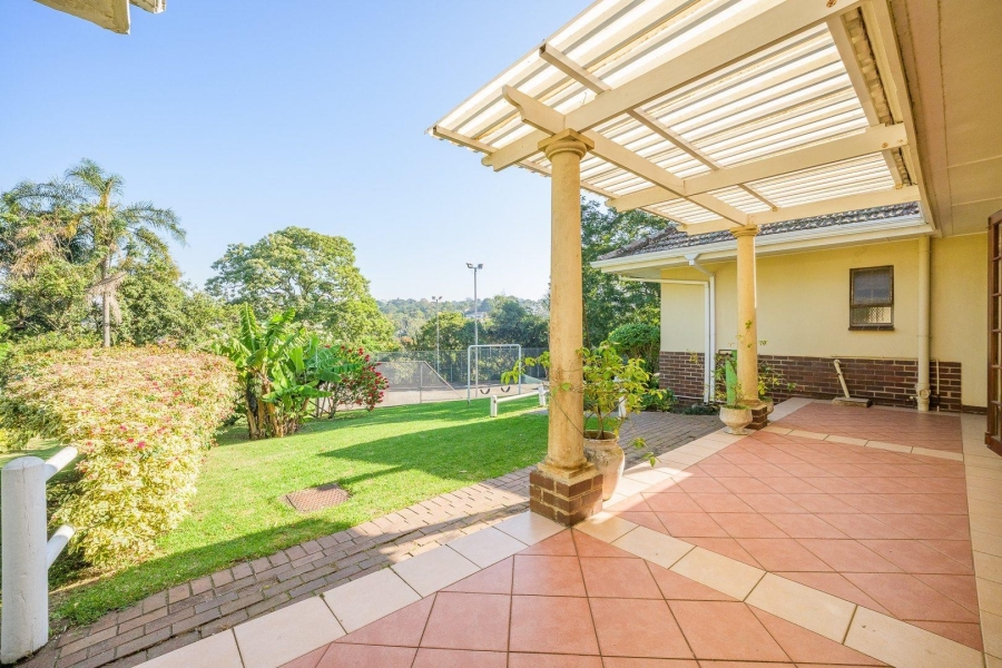 6 Bedroom Property for Sale in Cowies Hill KwaZulu-Natal