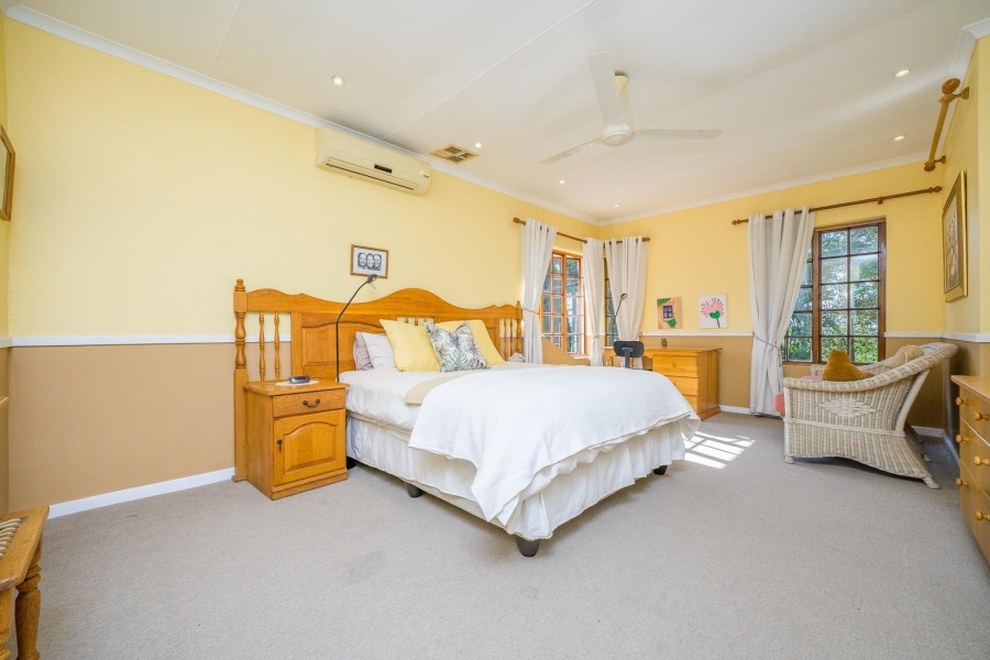 6 Bedroom Property for Sale in Cowies Hill KwaZulu-Natal