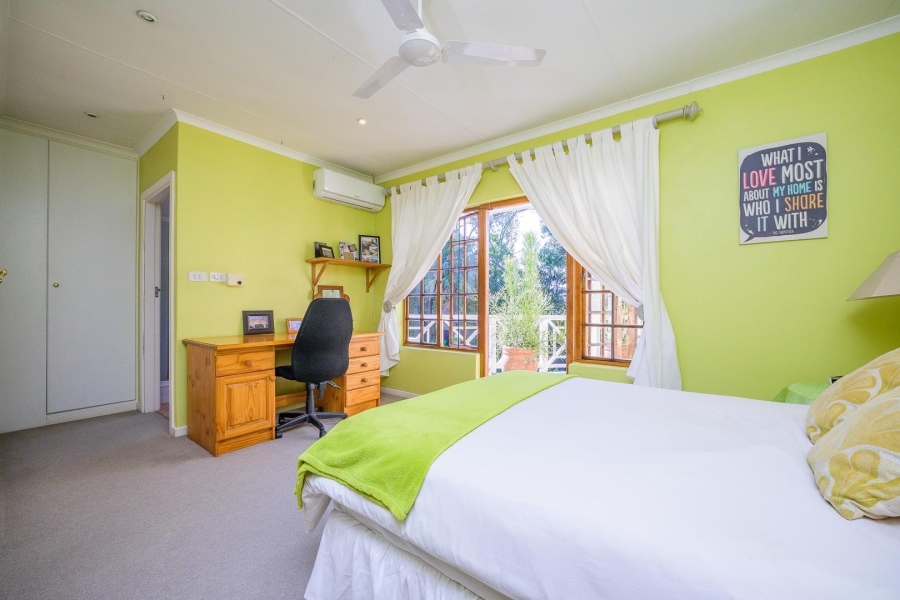 6 Bedroom Property for Sale in Cowies Hill KwaZulu-Natal