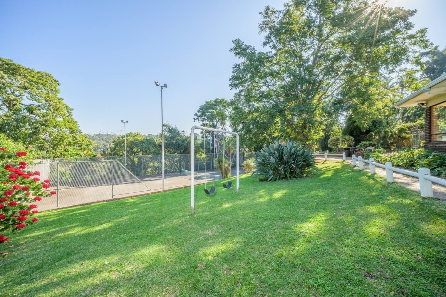 6 Bedroom Property for Sale in Cowies Hill KwaZulu-Natal