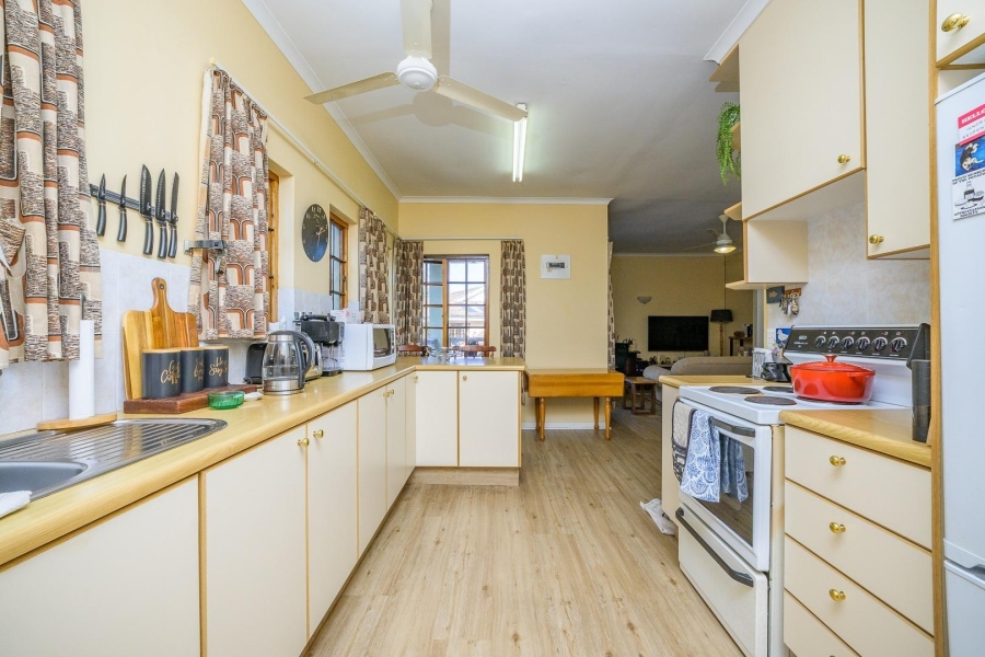 6 Bedroom Property for Sale in Cowies Hill KwaZulu-Natal