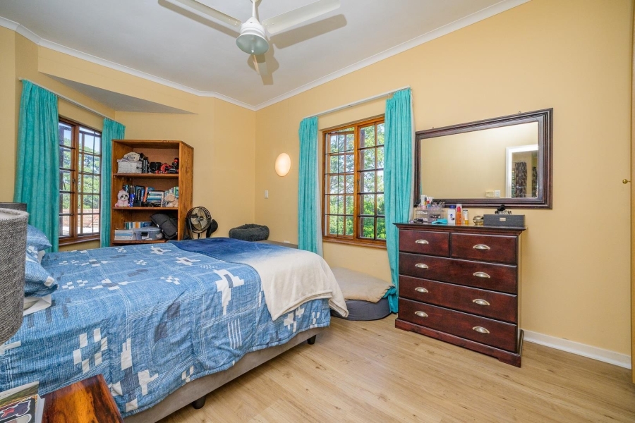 6 Bedroom Property for Sale in Cowies Hill KwaZulu-Natal