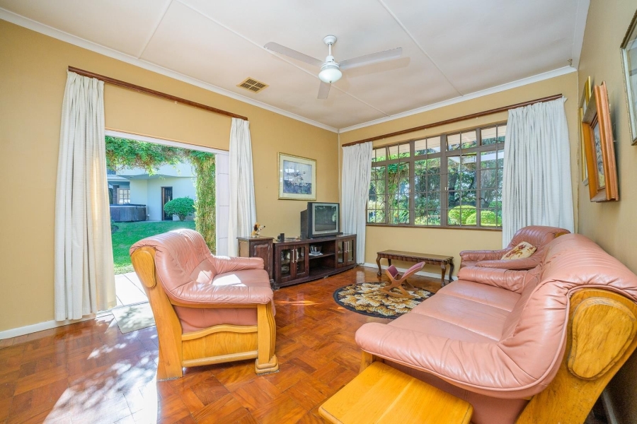 6 Bedroom Property for Sale in Cowies Hill KwaZulu-Natal