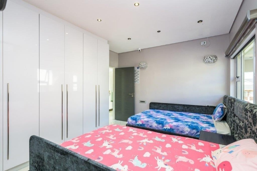 5 Bedroom Property for Sale in Paradise Valley KwaZulu-Natal