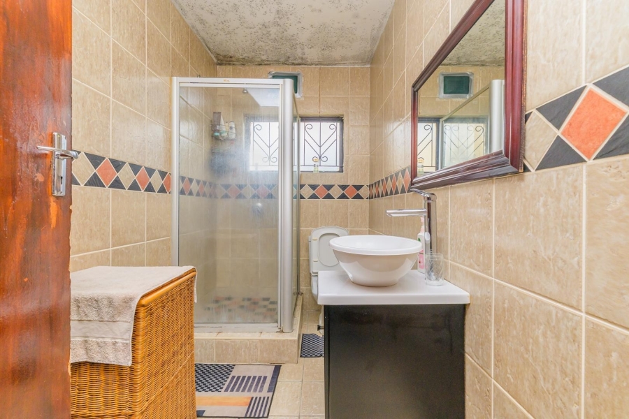 5 Bedroom Property for Sale in Reservoir Hills KwaZulu-Natal