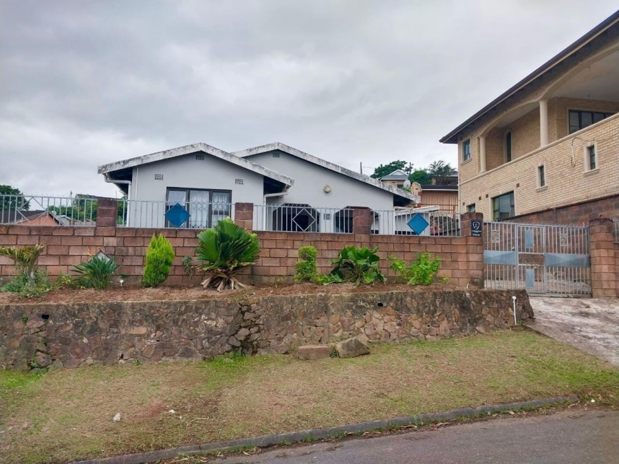 5 Bedroom Property for Sale in Umlazi KwaZulu-Natal