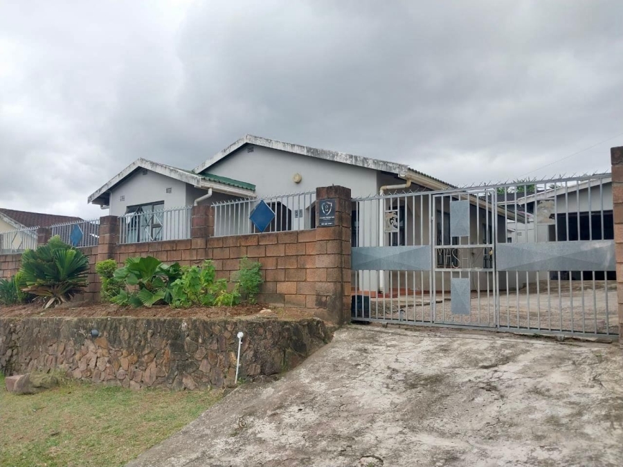 5 Bedroom Property for Sale in Umlazi KwaZulu-Natal