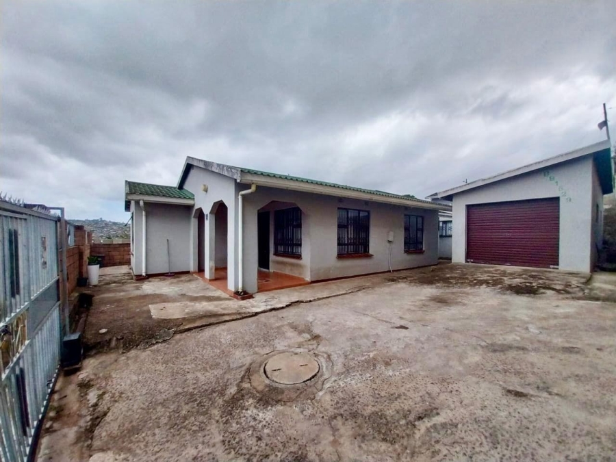 5 Bedroom Property for Sale in Umlazi KwaZulu-Natal