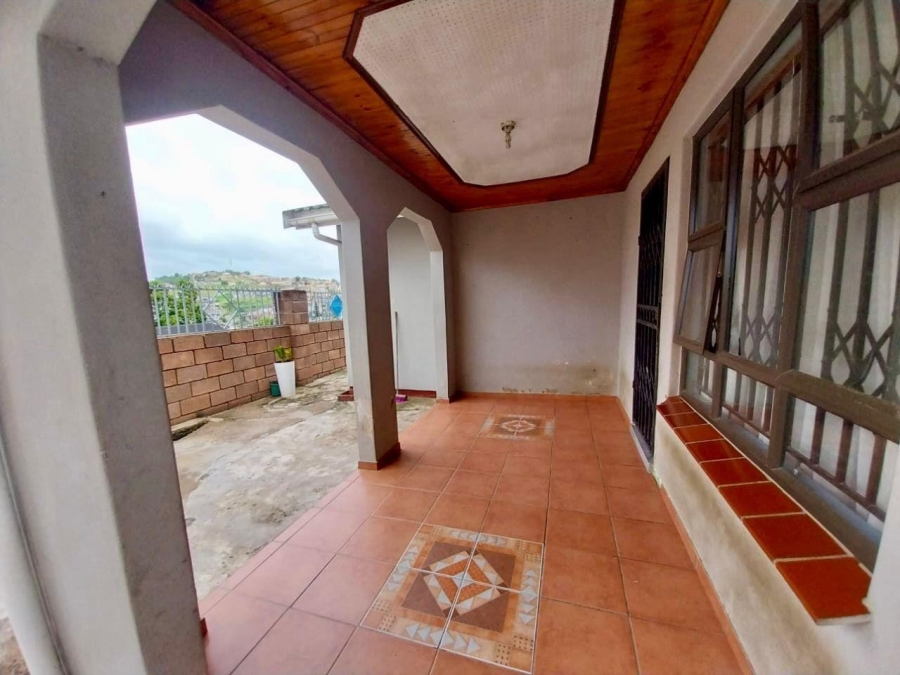 5 Bedroom Property for Sale in Umlazi KwaZulu-Natal