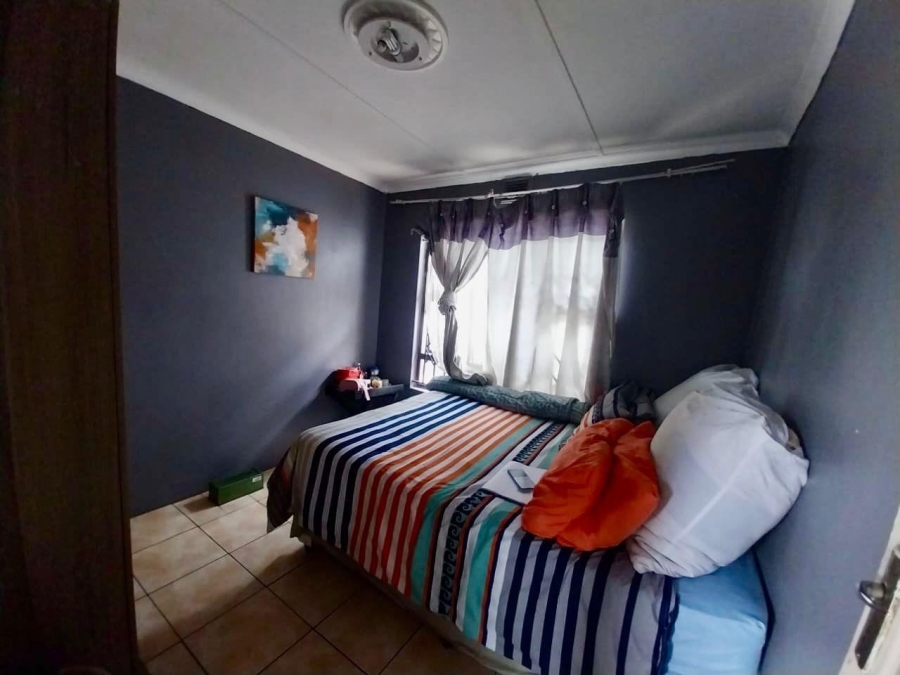 5 Bedroom Property for Sale in Umlazi KwaZulu-Natal