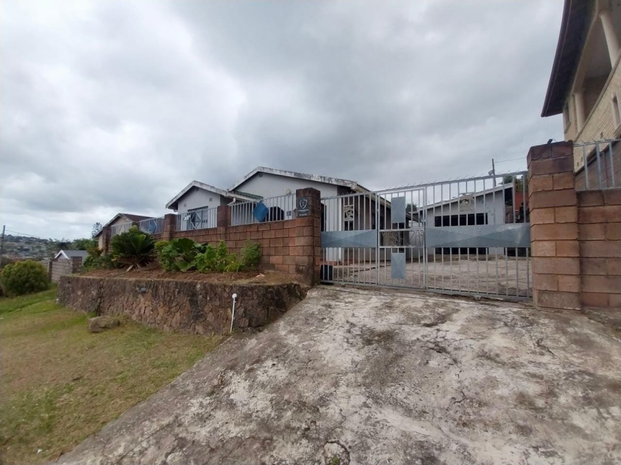 5 Bedroom Property for Sale in Umlazi KwaZulu-Natal