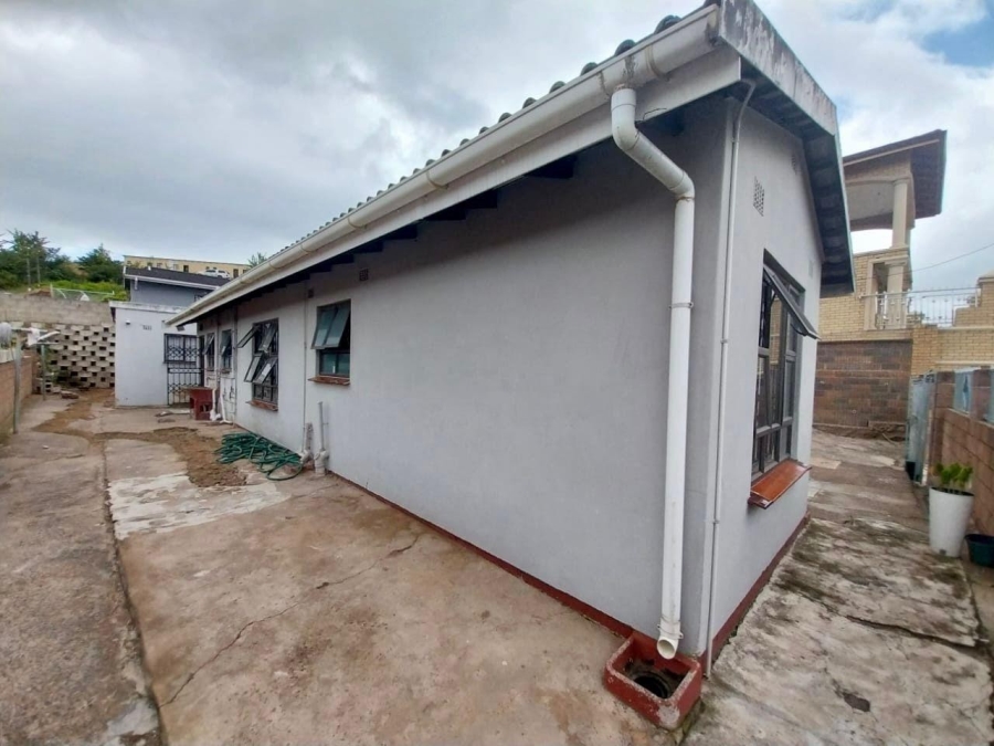 5 Bedroom Property for Sale in Umlazi KwaZulu-Natal