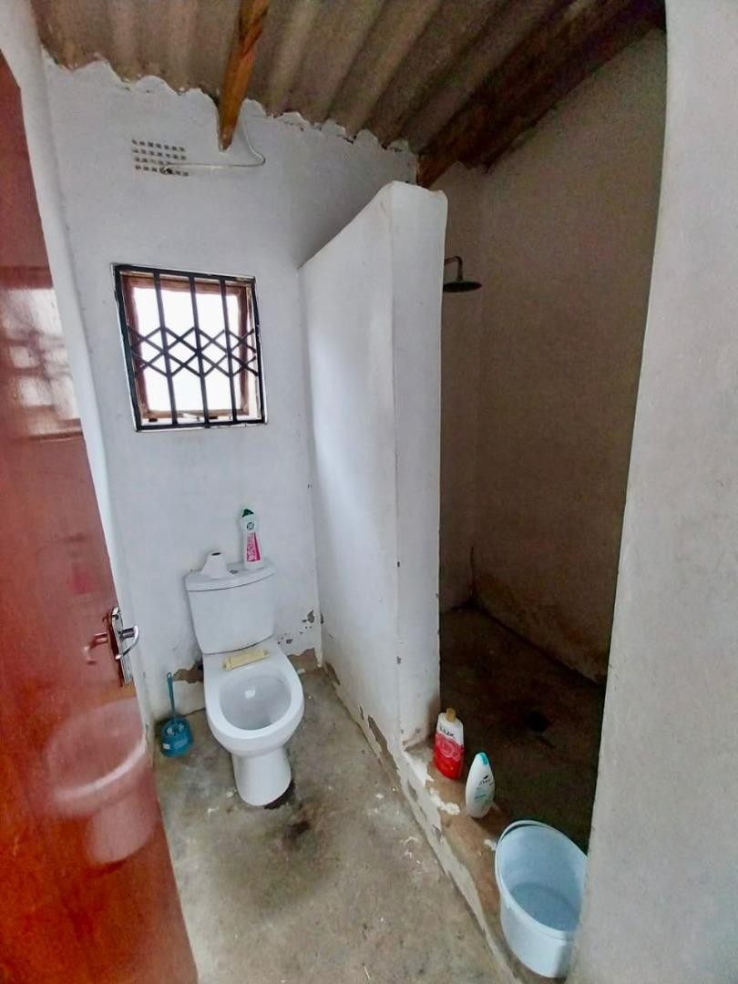 5 Bedroom Property for Sale in Umlazi KwaZulu-Natal