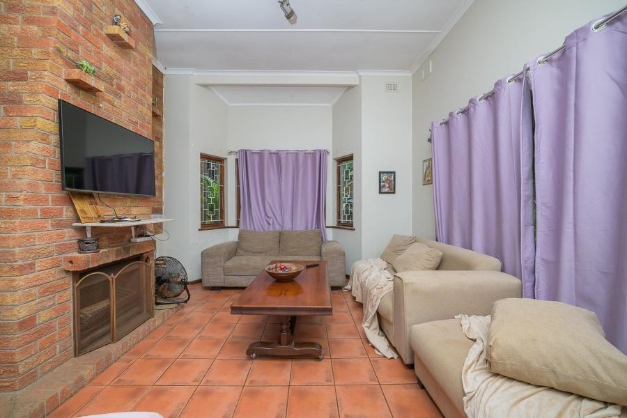 6 Bedroom Property for Sale in Kloof KwaZulu-Natal