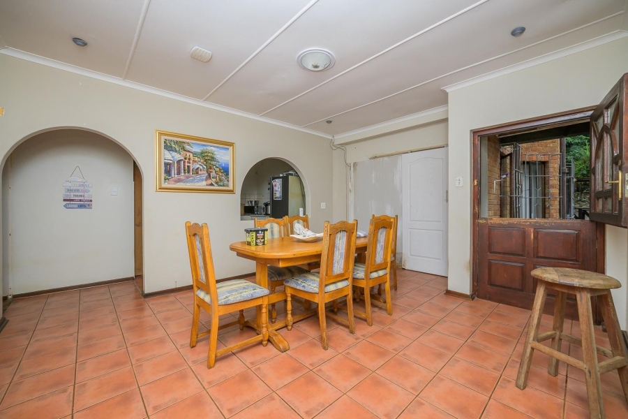 6 Bedroom Property for Sale in Kloof KwaZulu-Natal