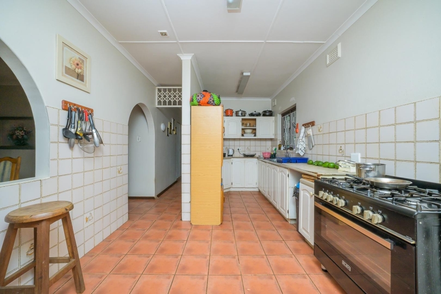 6 Bedroom Property for Sale in Kloof KwaZulu-Natal